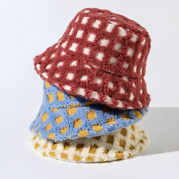 Sombrero de pescador de cuadros esponjoso en contraste