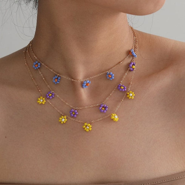 Flower pendant multicolor necklace